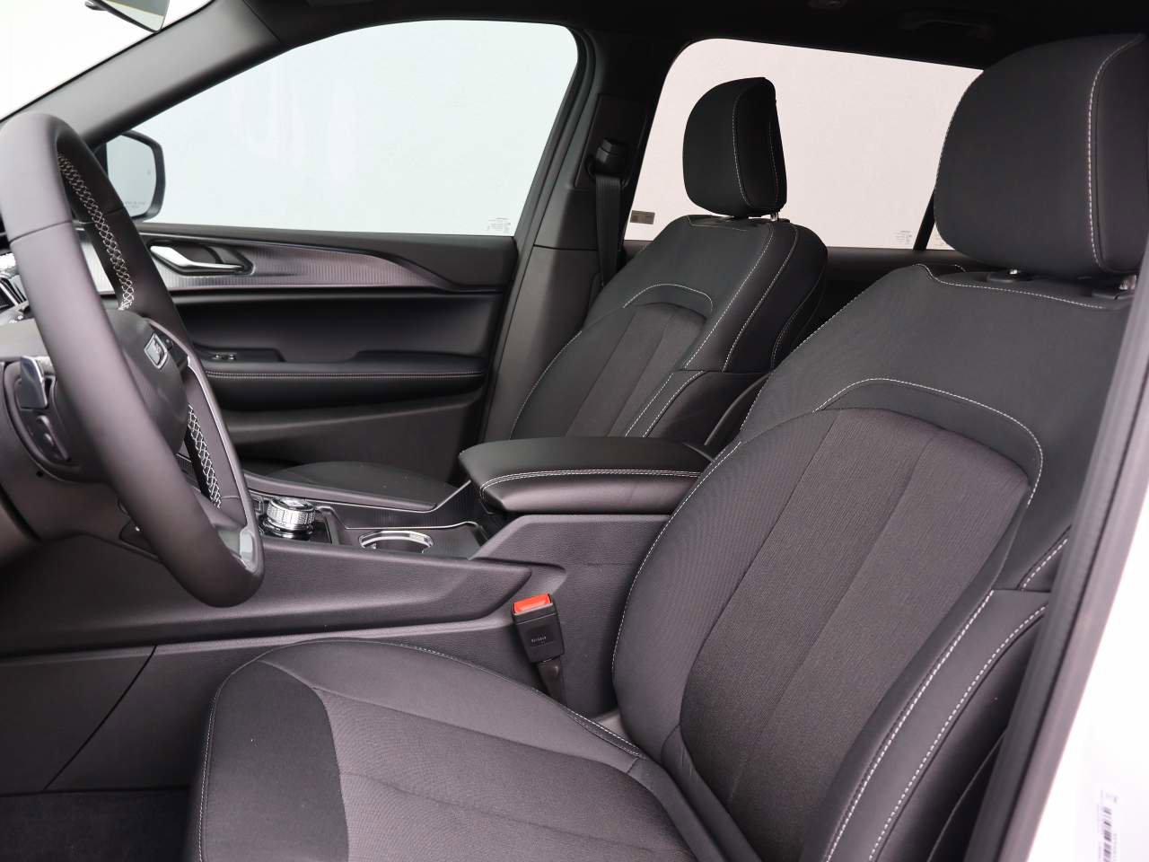 New 2025 Jeep Grand Cherokee L Laredo w/ Luxury Tech Group I image 9