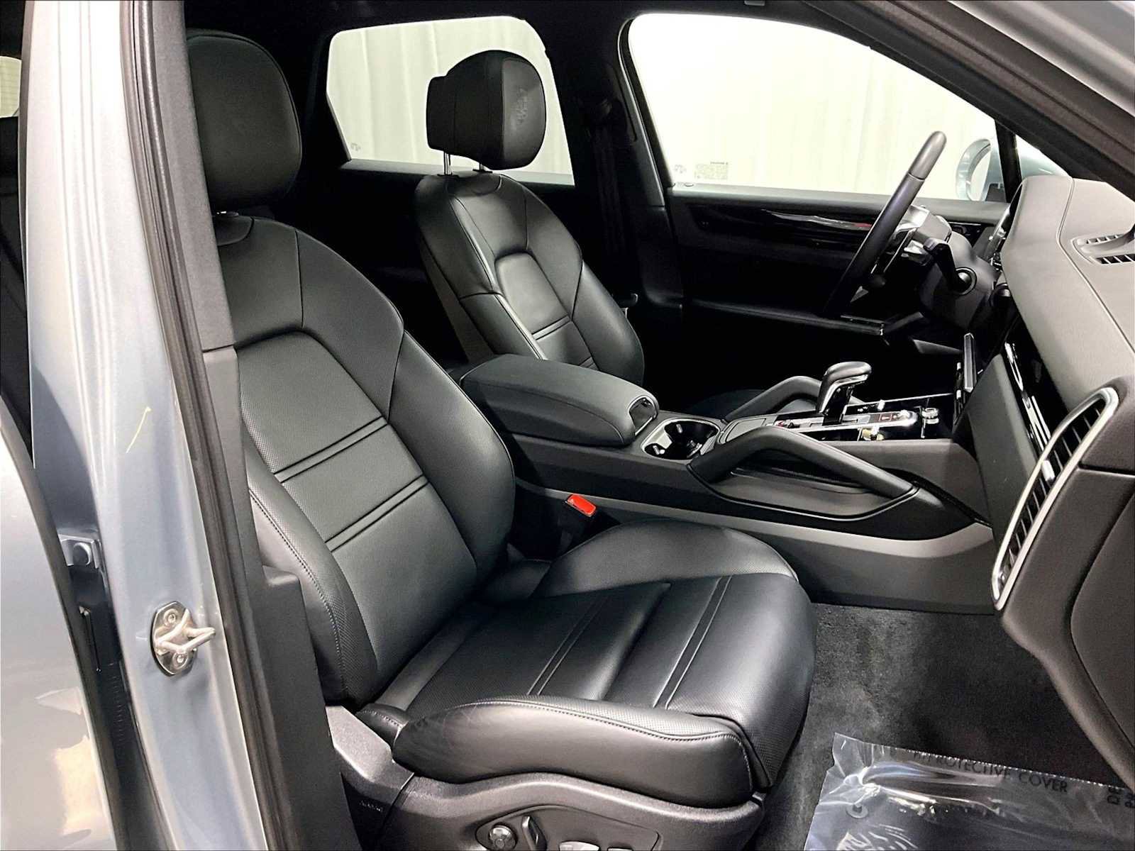 Used 2023 Porsche Cayenne image 29