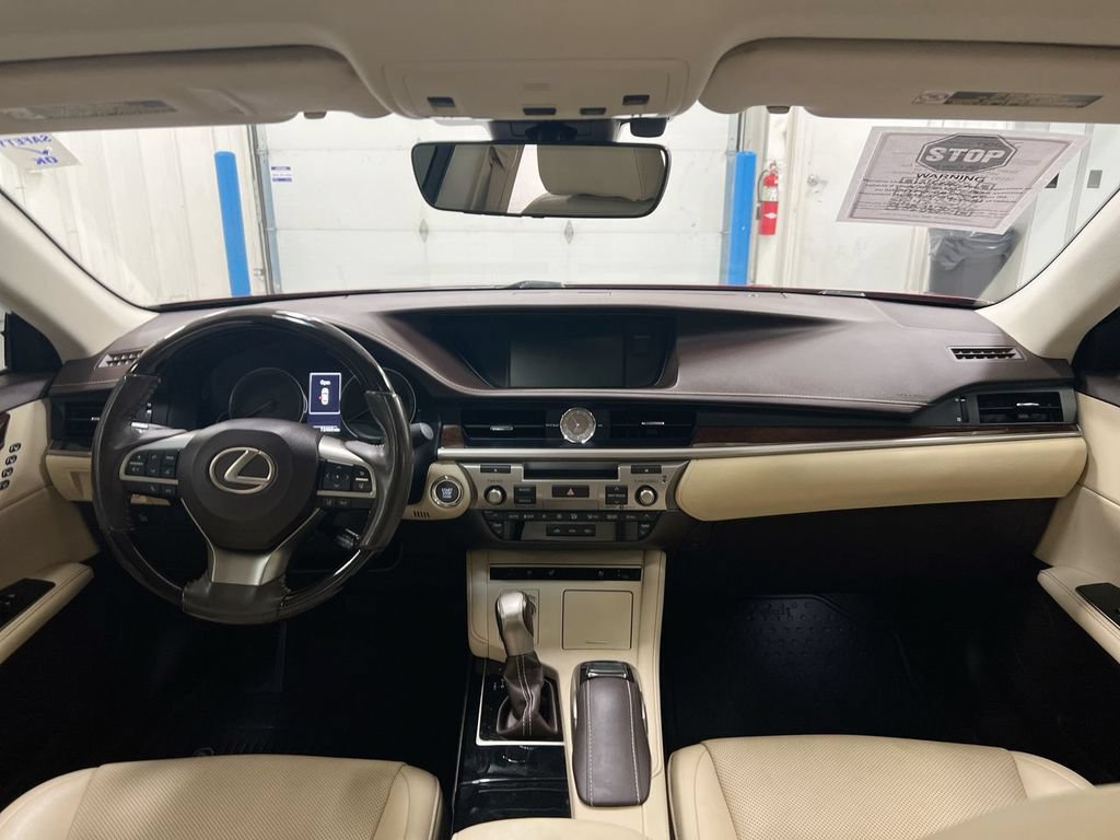 Used 2018 Lexus ES 350 w/ Navigation System Package FWD image 10