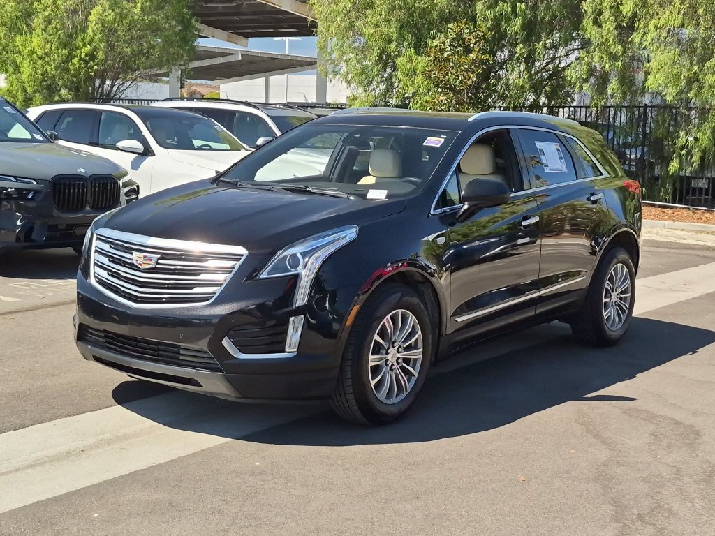 Used 2018 Cadillac XT5 Luxury w/ Driver Awareness Package FWD image 2