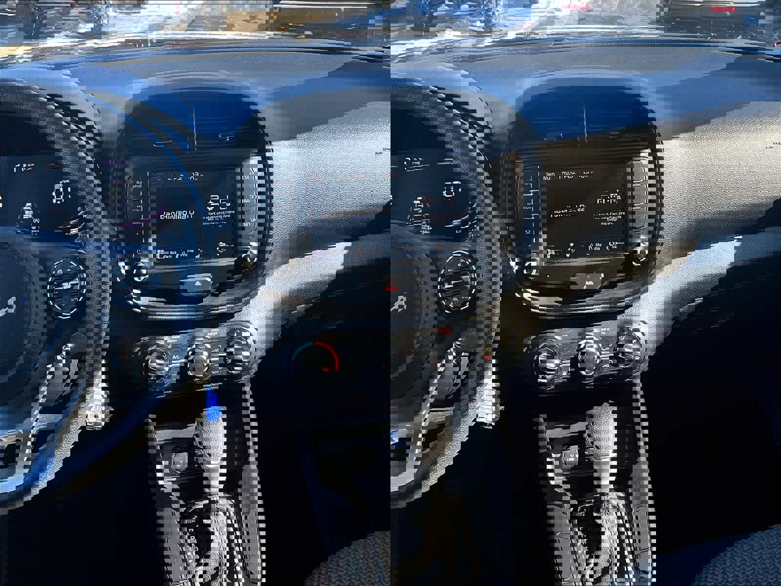 Used 2023 Kia Soul LX w/ LX Technology Package image 18