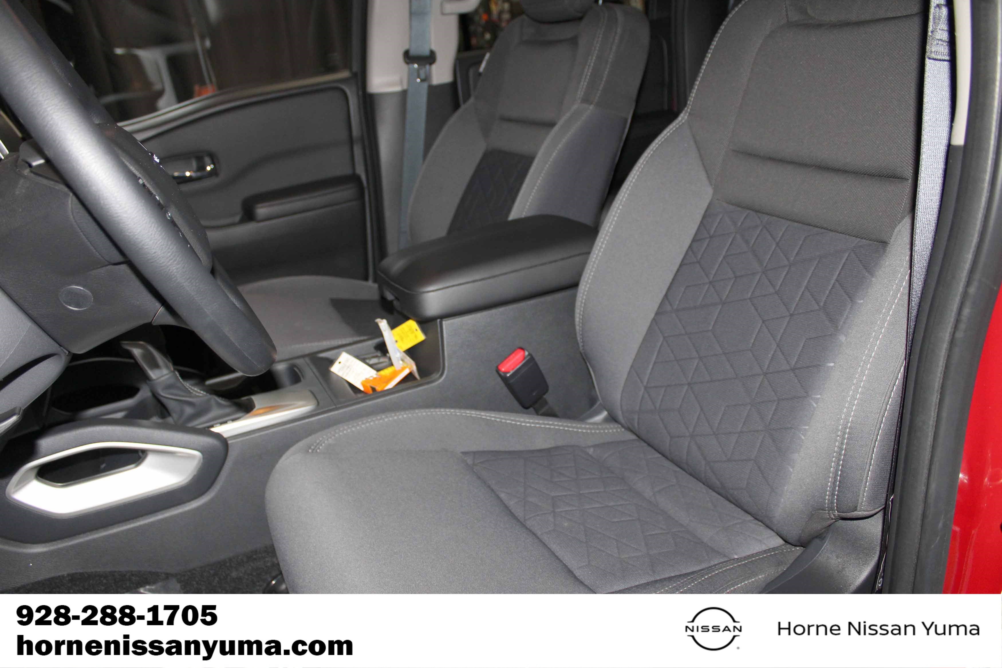 Certified 2025 Nissan Frontier SV RWD image 4