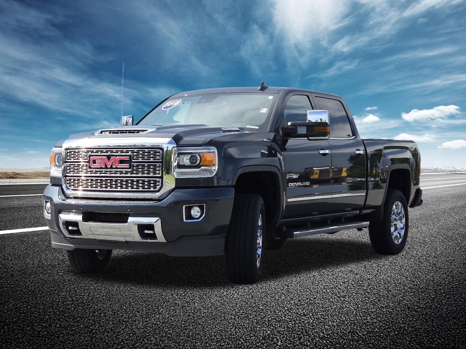 Used 2018 GMC Sierra 2500 Denali w/ Duramax Plus Package AWD/4WD image 15