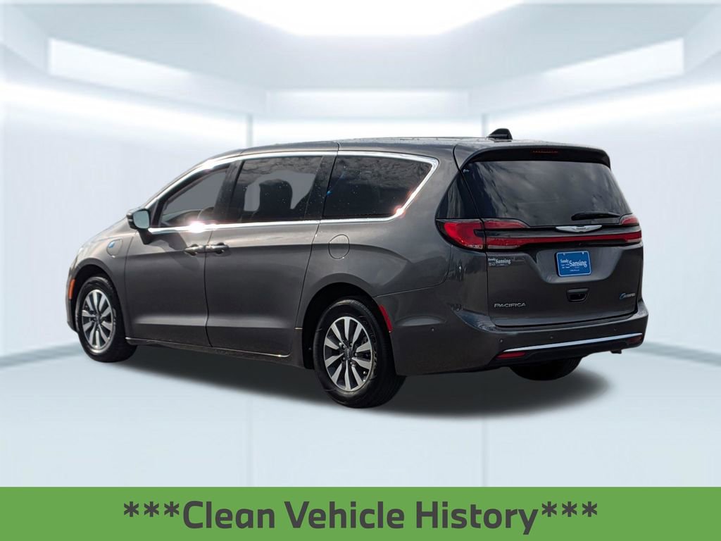 Used 2023 Chrysler Pacifica Touring-L FWD image 4