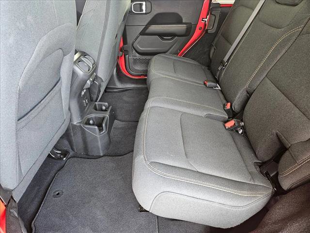 Used 2025 Jeep Wrangler Sahara image 23