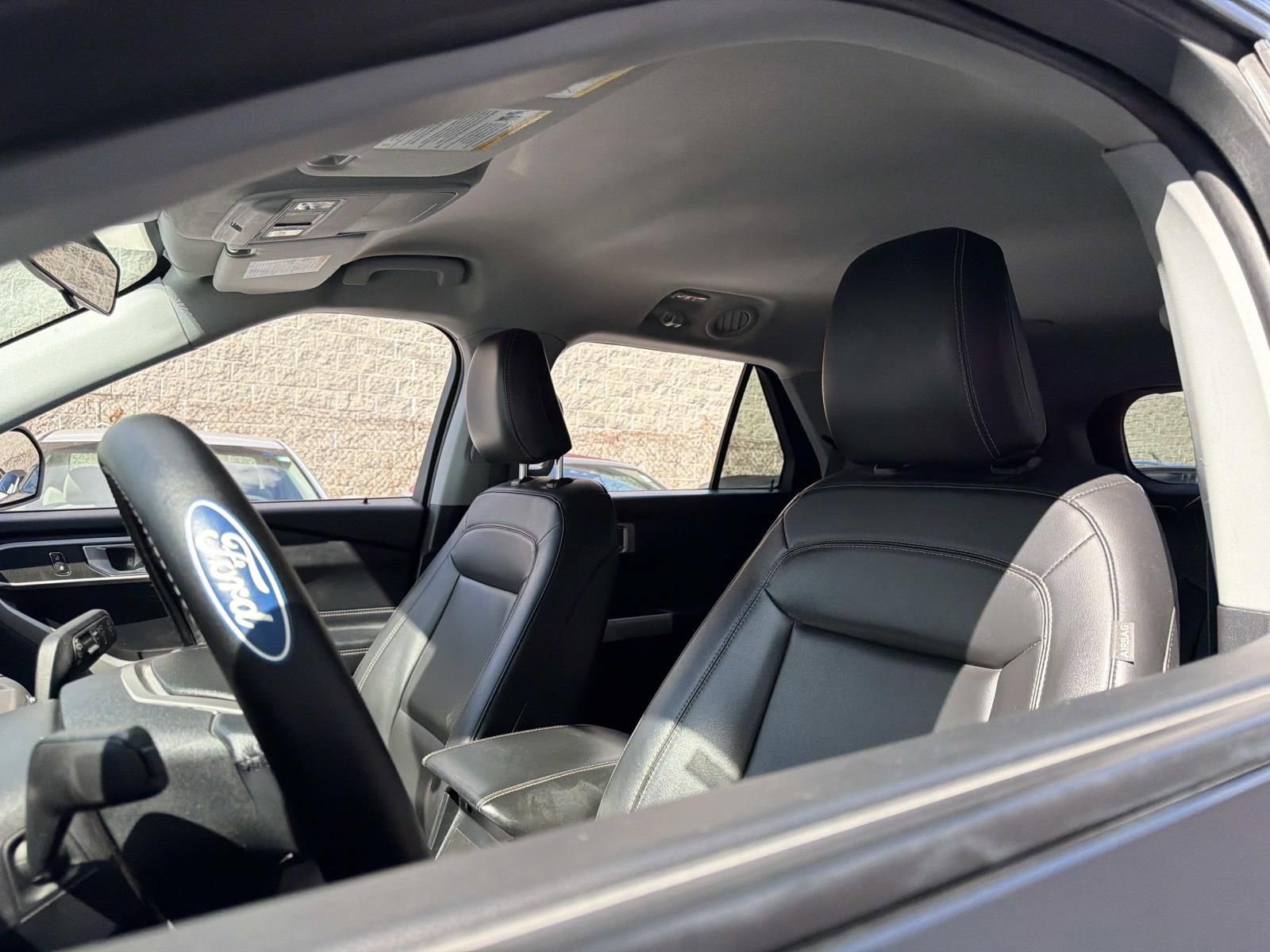 Used 2022 Ford Explorer XLT w/ Equipment Group 202A image 22