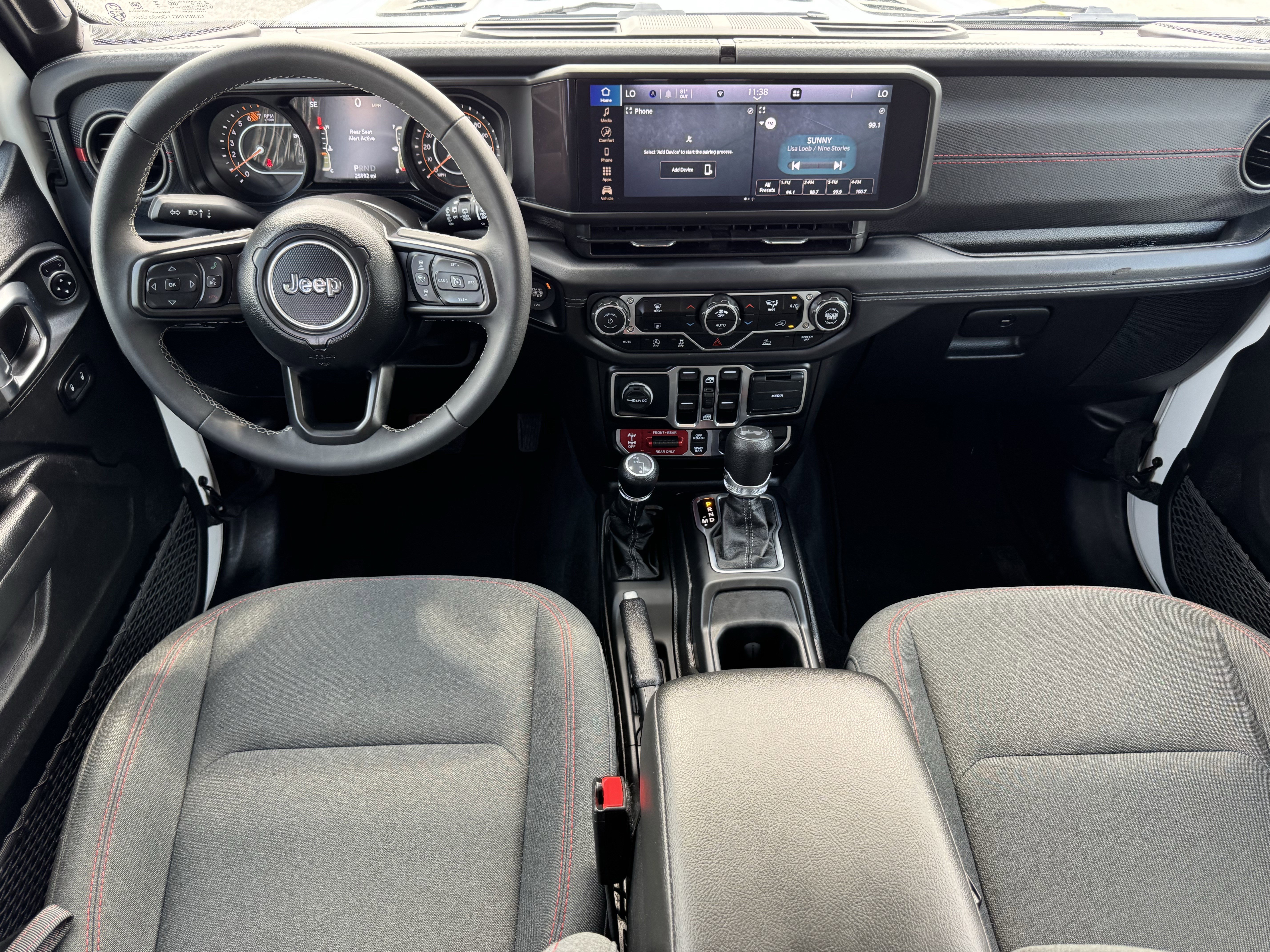 Used 2025 Jeep Wrangler Unlimited Rubicon image 13