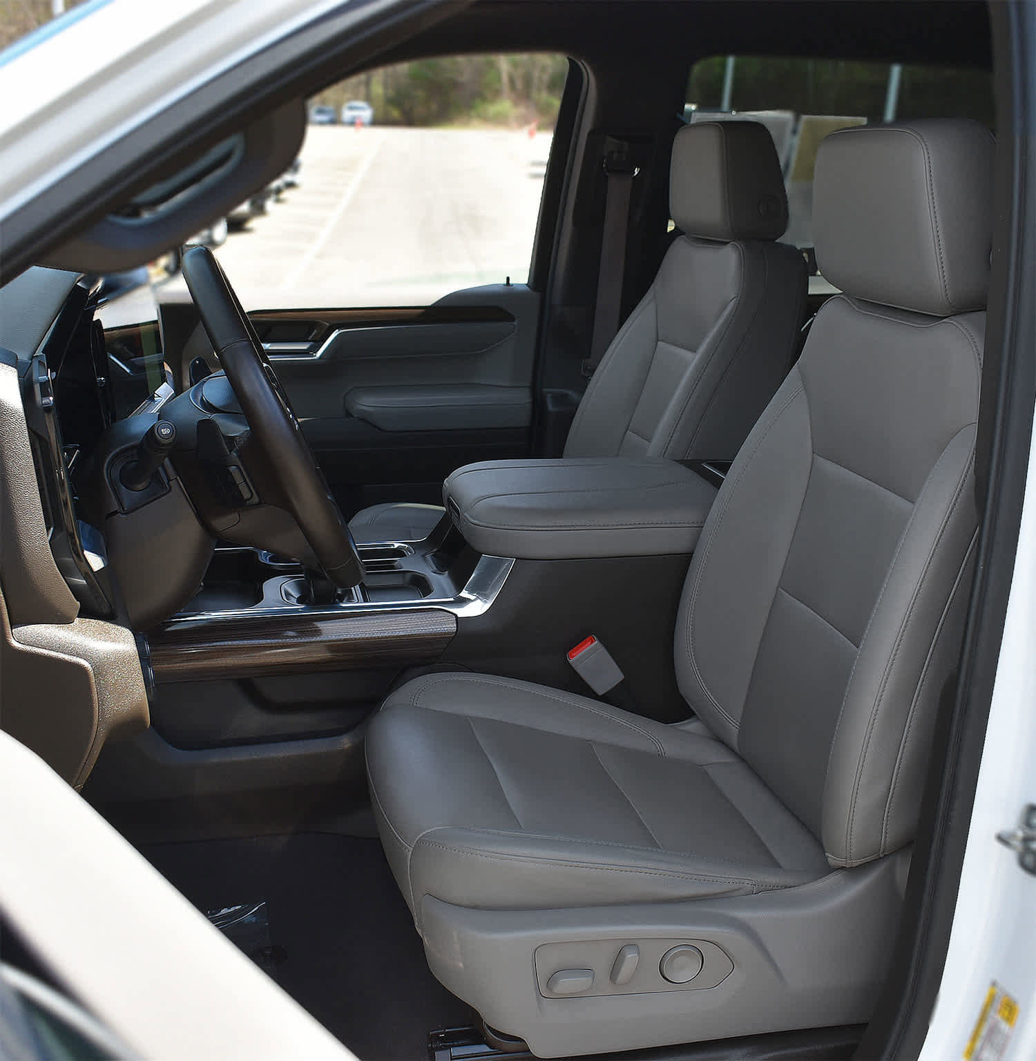 Used 2024 Chevrolet Silverado 1500 RST w/ True North Edition Plus AWD/4WD image 9