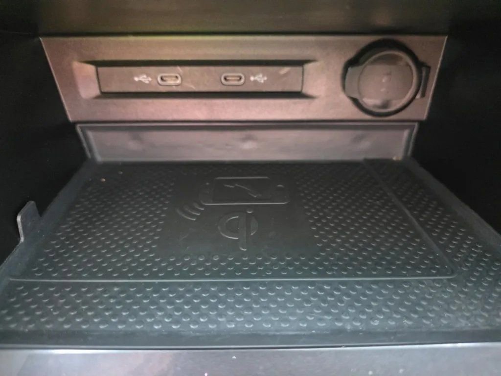 Used 2022 Volkswagen Tiguan SE AWD/4WD image 26