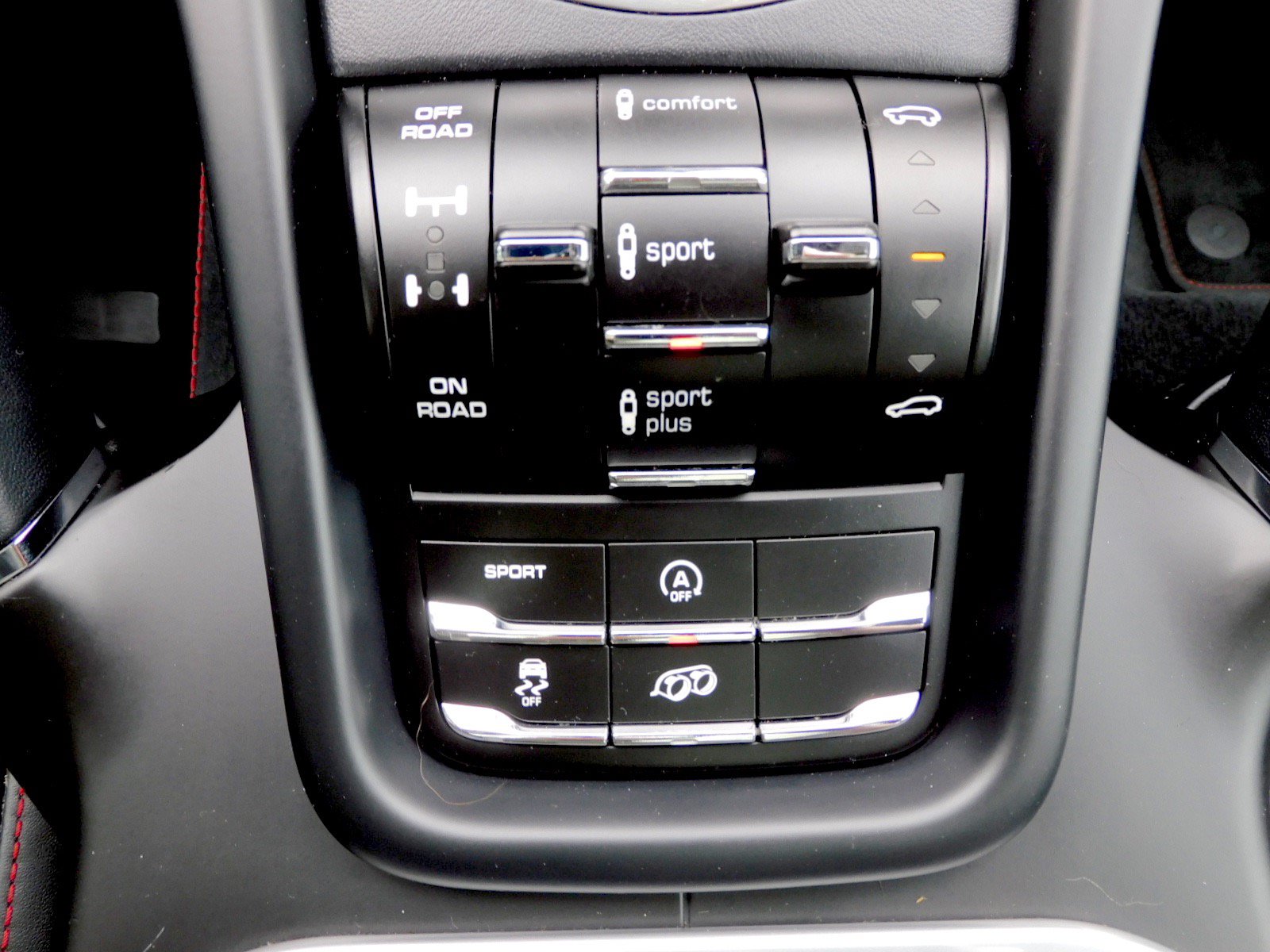 Used 2016 Porsche Cayenne GTS AWD/4WD image 22