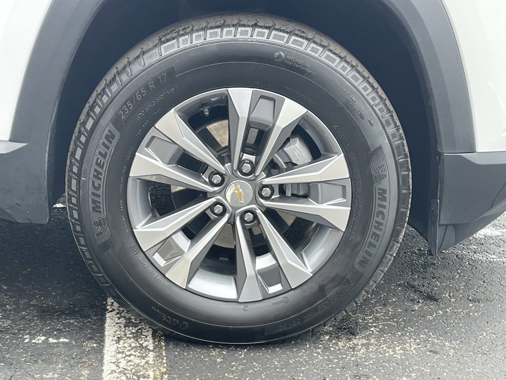 Certified 2025 Chevrolet Equinox LT image 9