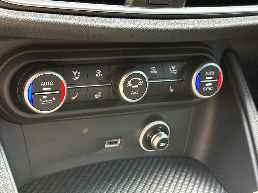 Used 2024 Alfa Romeo Stelvio Quadrifoglio AWD/4WD image 23