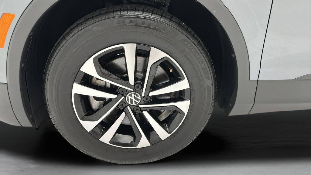 Used 2023 Volkswagen Tiguan S FWD image 9