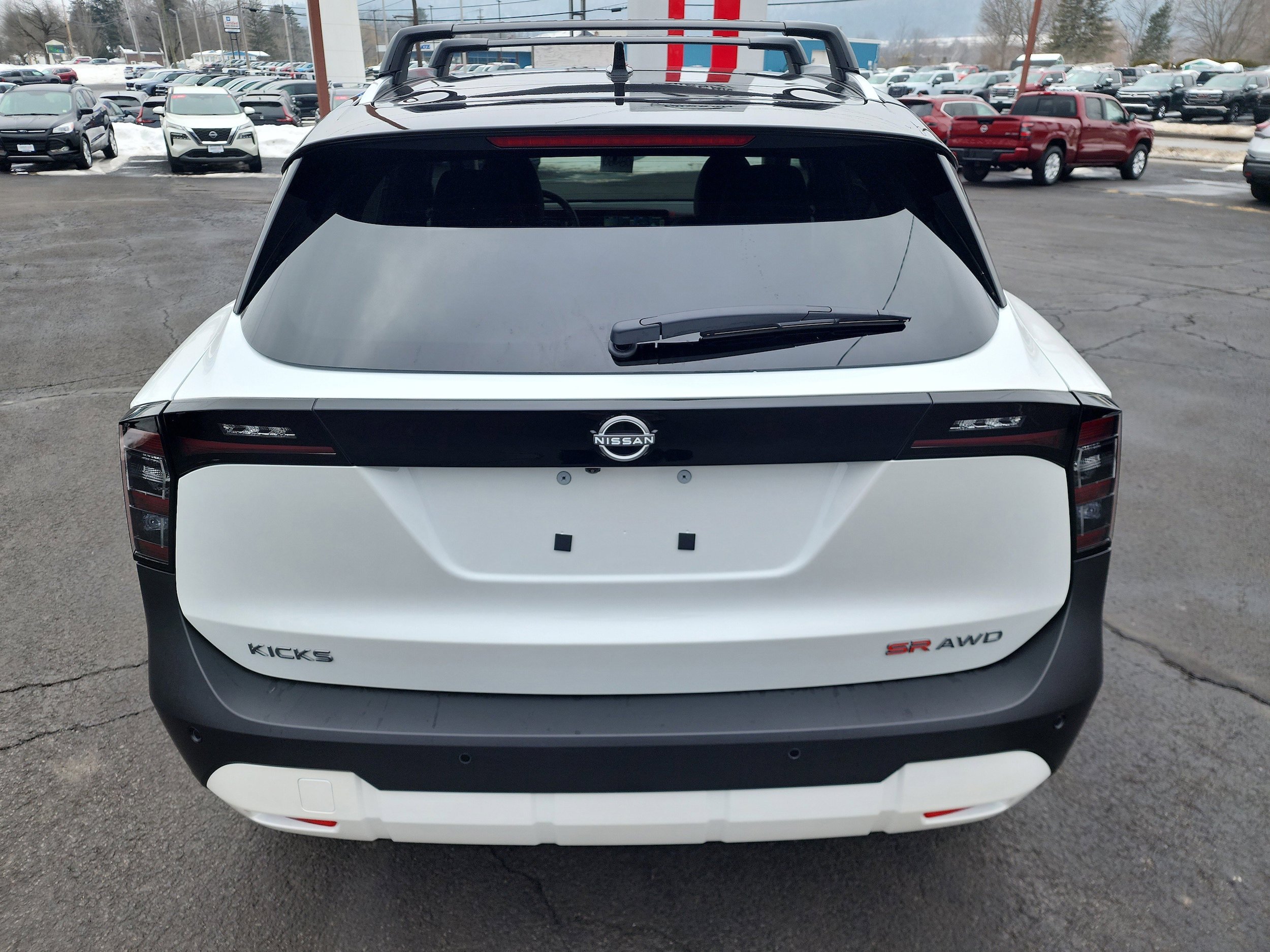 New 2026 Nissan Kicks SR image 7