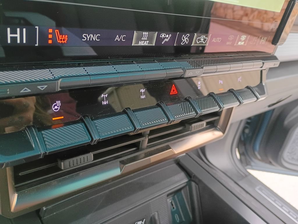 Used 2024 GMC Hummer EV 3X w/ Omega Edition image 36