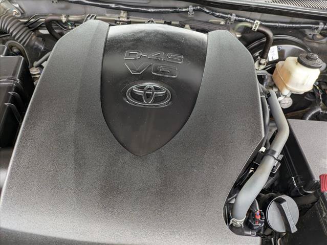 Used 2018 Toyota Tacoma SR5 AWD/4WD image 21