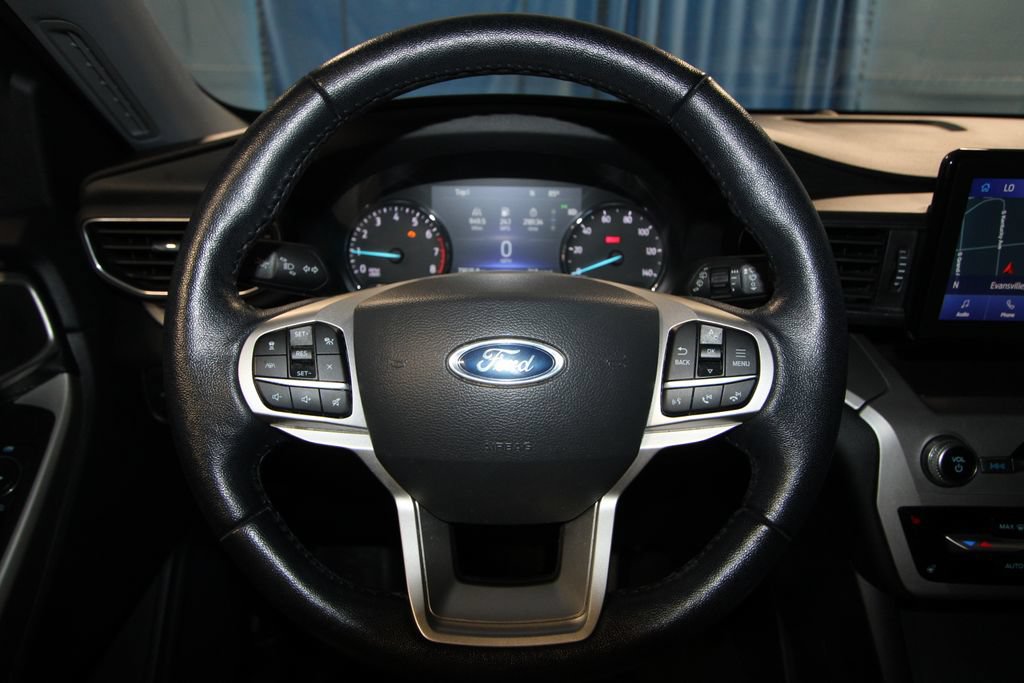 Used 2022 Ford Explorer XLT w/ Equipment Group 202A RWD image 11