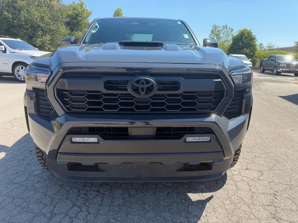 Used 2024 Toyota Tacoma TRD Sport AWD/4WD image 2