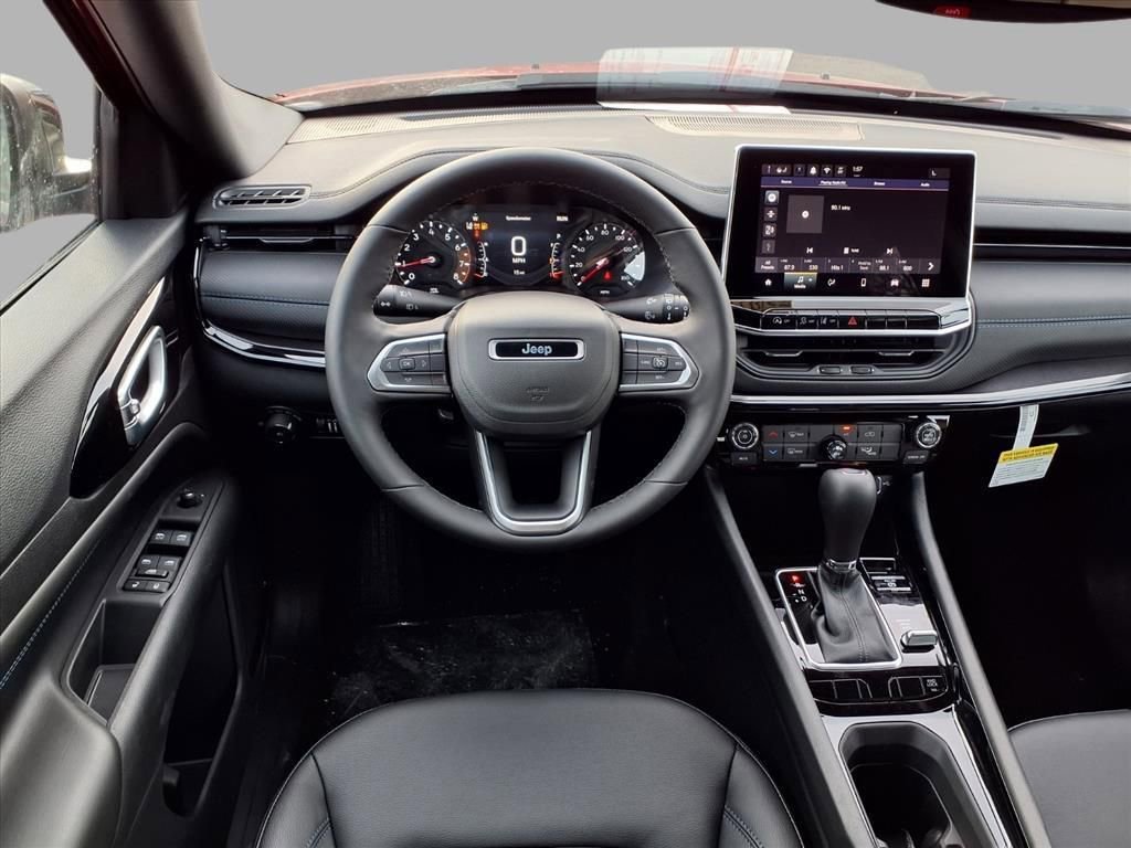 New 2026 Jeep Compass Latitude image 4