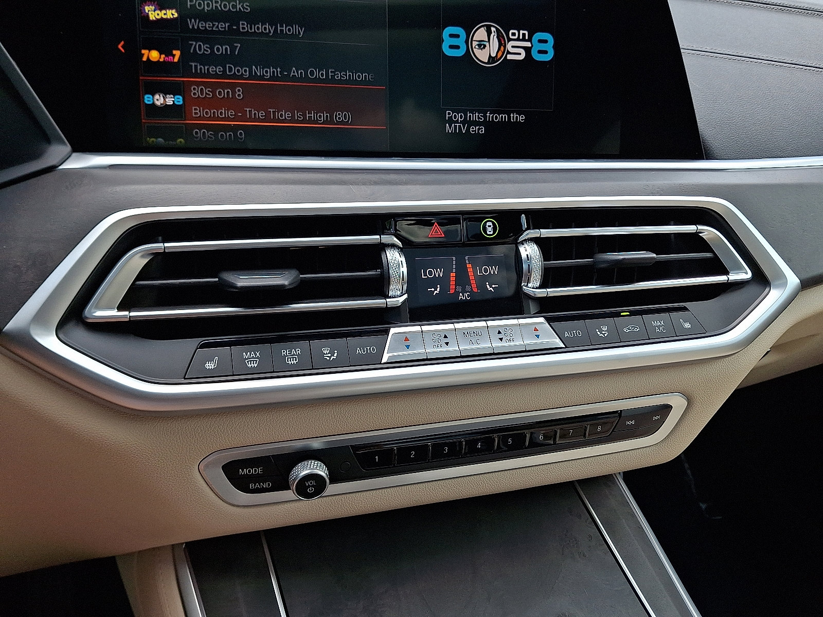 Used 2022 BMW X5 xDrive40i w/ Premium Package image 16