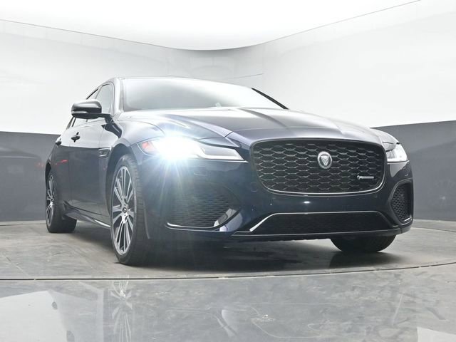 Used 2024 Jaguar XF R-Dynamic SE AWD/4WD image 11
