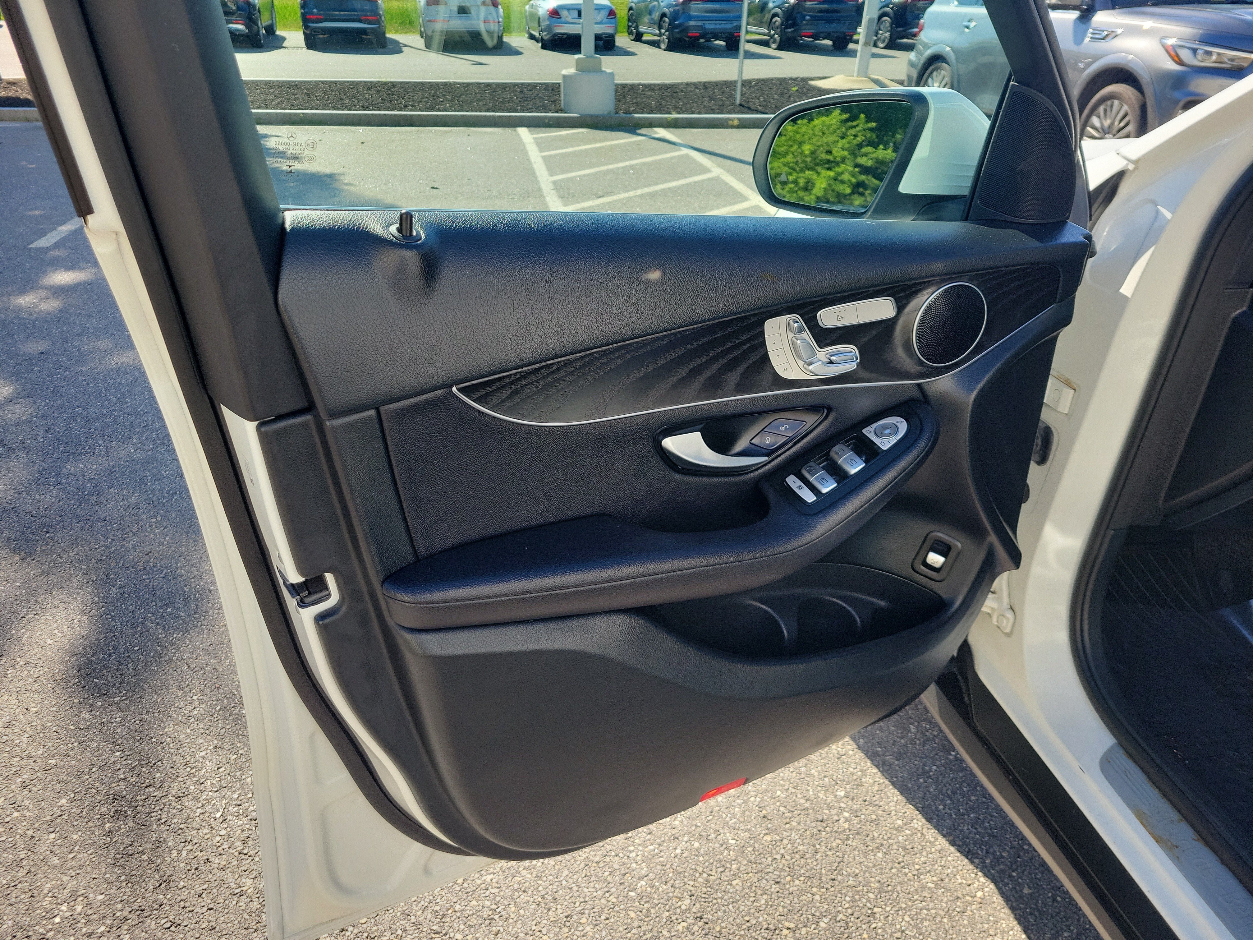 Used 2018 Mercedes-Benz GLC 300 4MATIC image 17