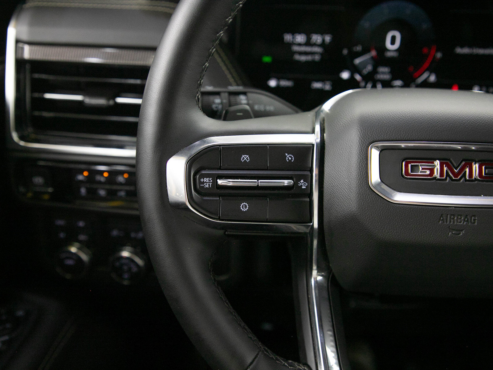 Used 2025 GMC Yukon XL Elevation AWD/4WD image 24