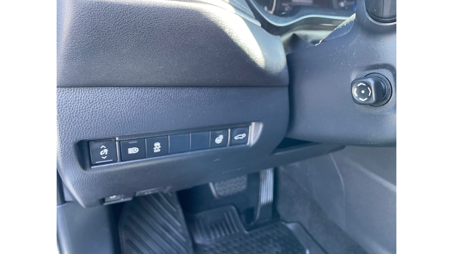 Certified 2021 Toyota Venza XLE w/ Softex Package AWD/4WD image 12