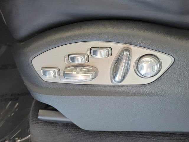 Used 2016 Porsche Cayenne GTS AWD/4WD image 30