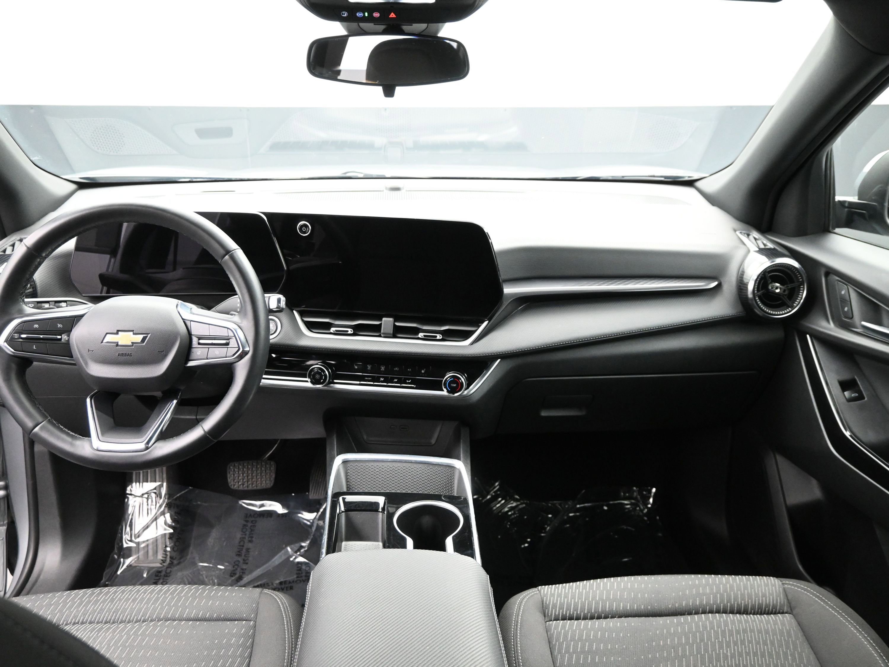 Used 2025 Chevrolet Equinox LT AWD/4WD image 17