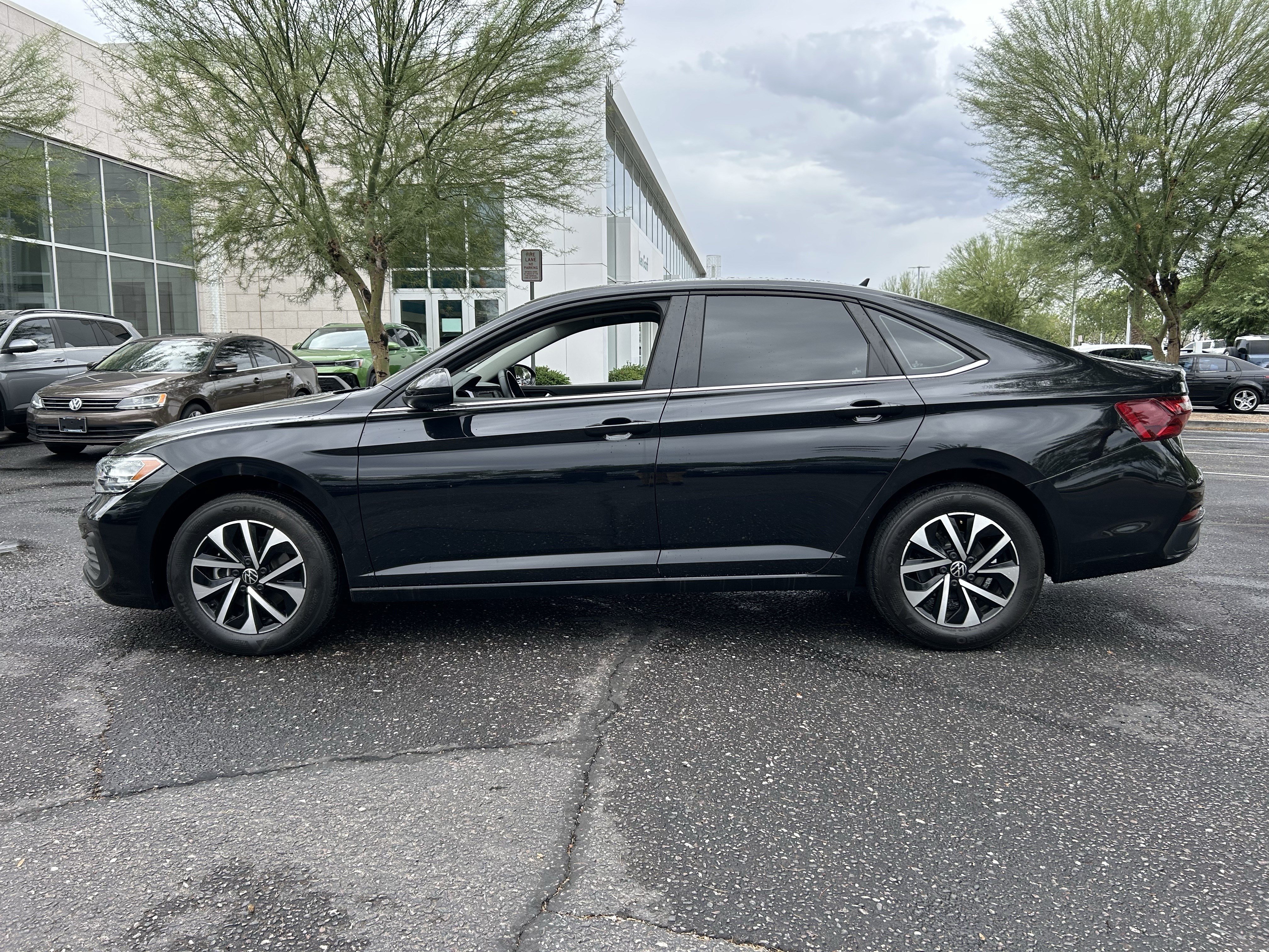 Used 2024 Volkswagen Jetta S FWD image 2