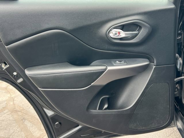 Used 2019 Jeep Cherokee Sport w/ Cold Weather Group image 32