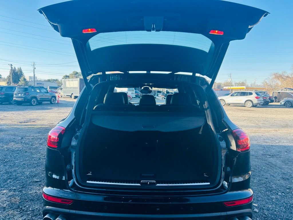 Used 2016 Porsche Cayenne S AWD/4WD image 5