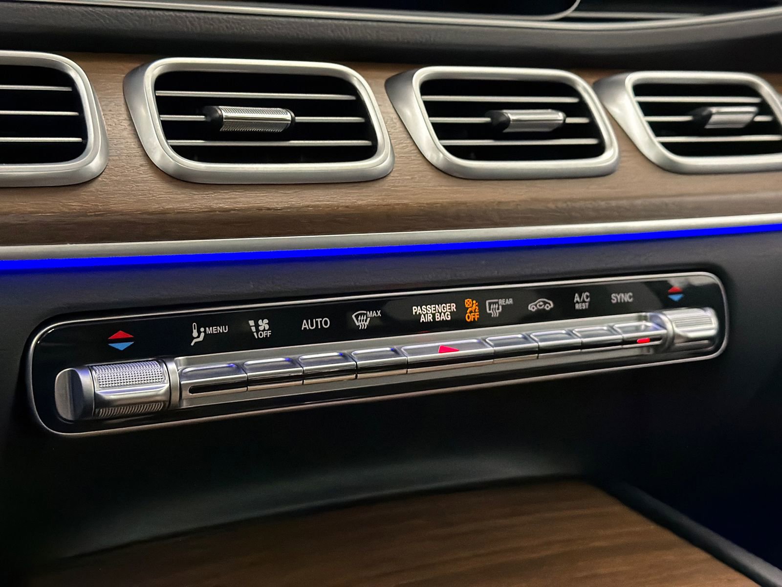 Used 2024 Mercedes-Benz GLE 350 4MATIC image 29