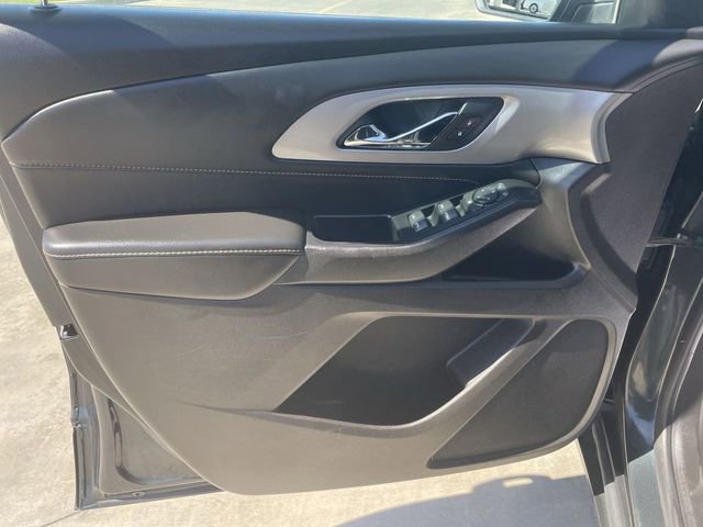 Used 2021 Chevrolet Traverse LT image 21