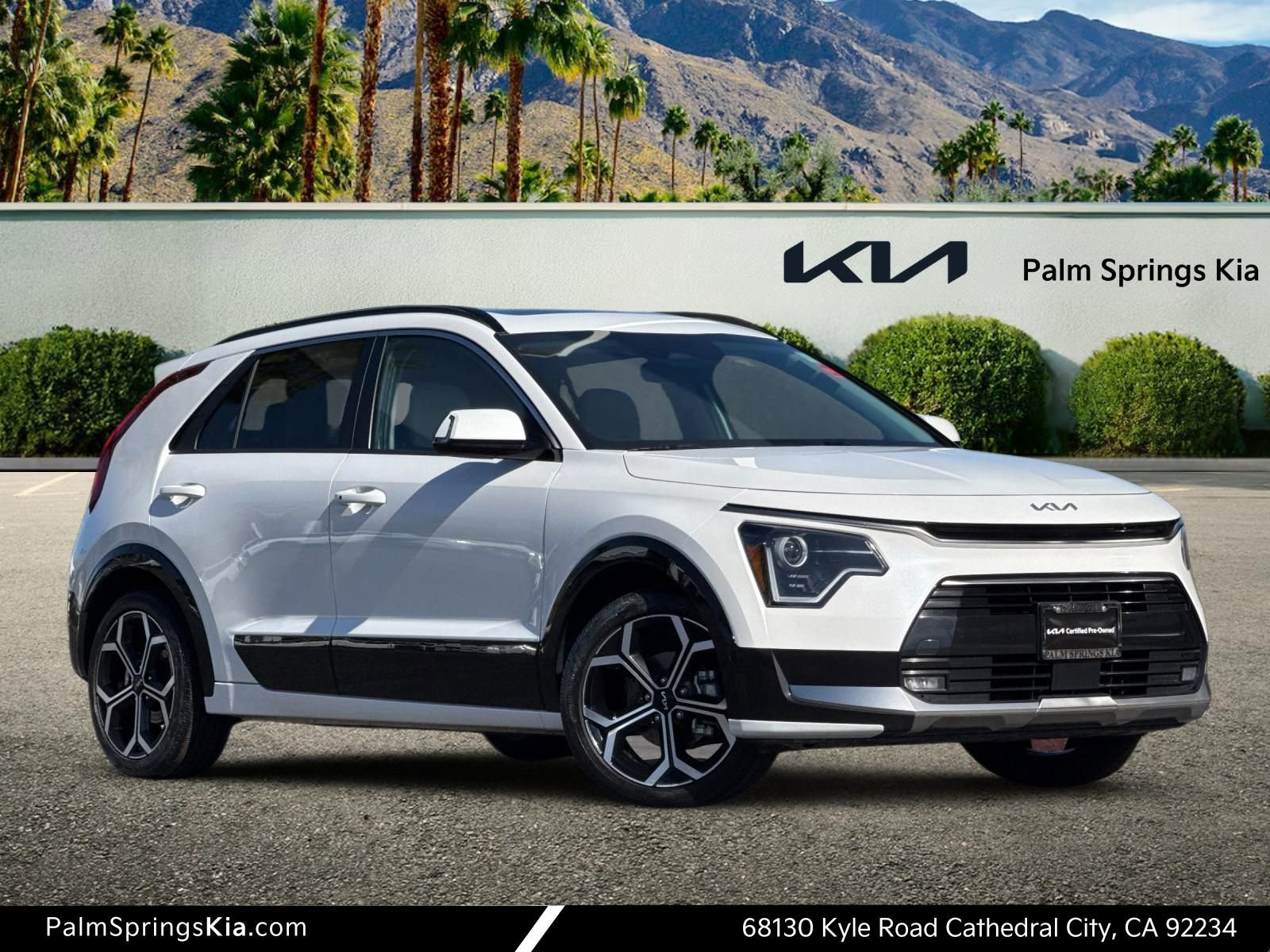 Used 2025 Kia Niro EX Touring image 1