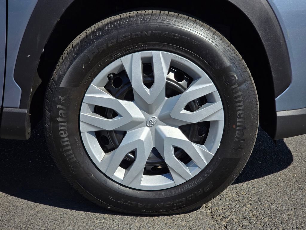 Used 2023 Toyota Corolla Cross L image 11