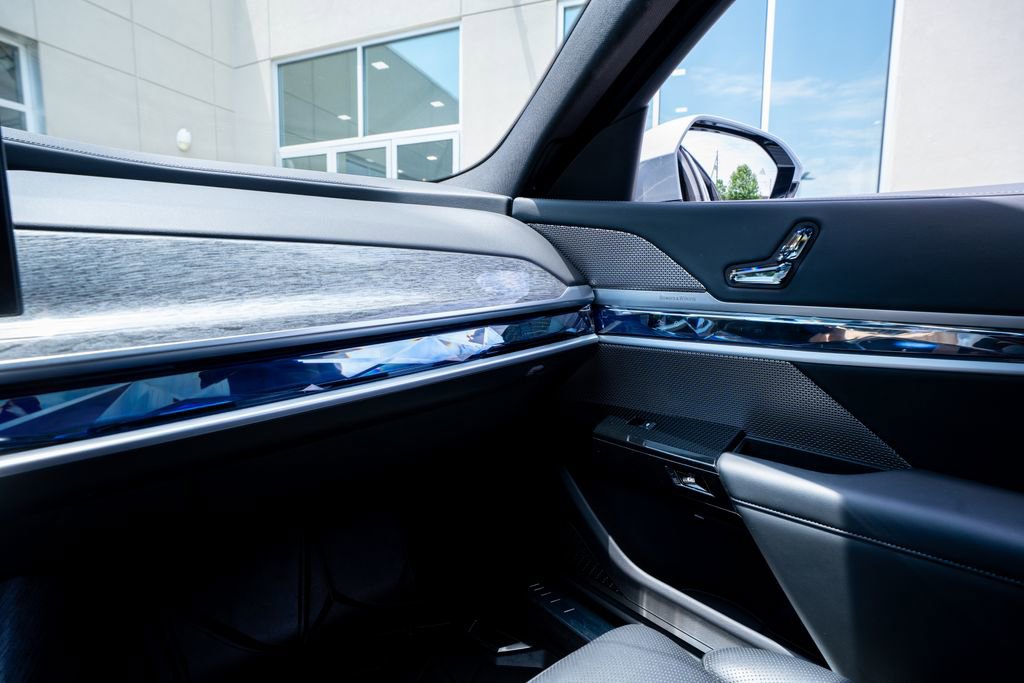 Used 2023 BMW 740i RWD image 41