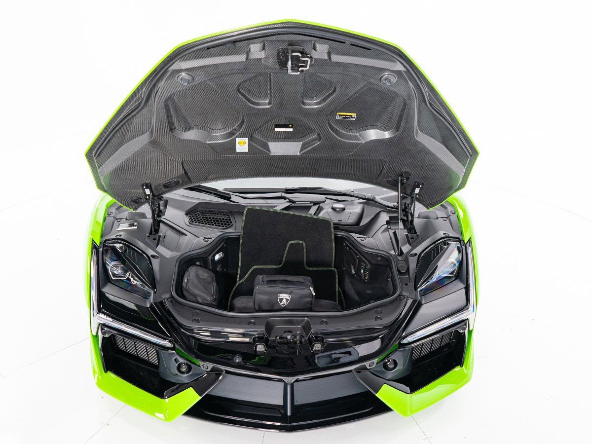 Used 2024 Lamborghini Revuelto image 31