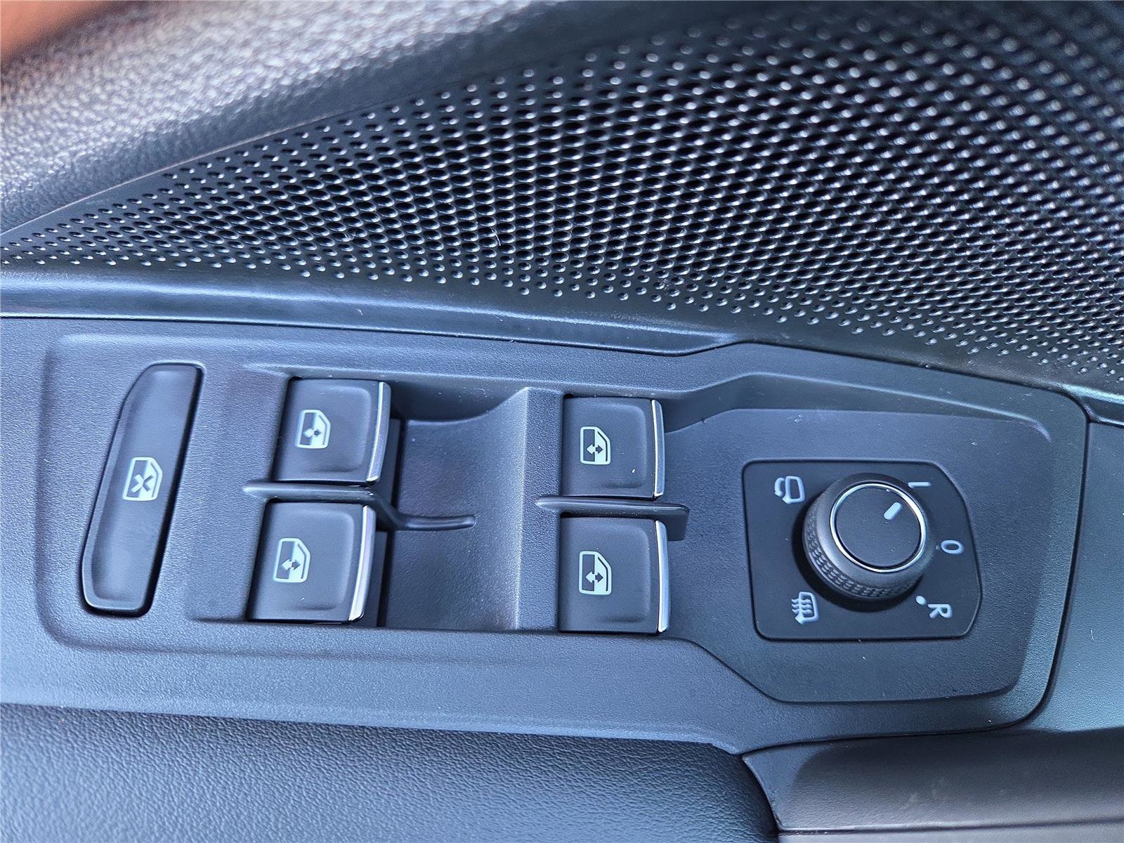 New 2026 Volkswagen Tiguan SEL R-Line image 13