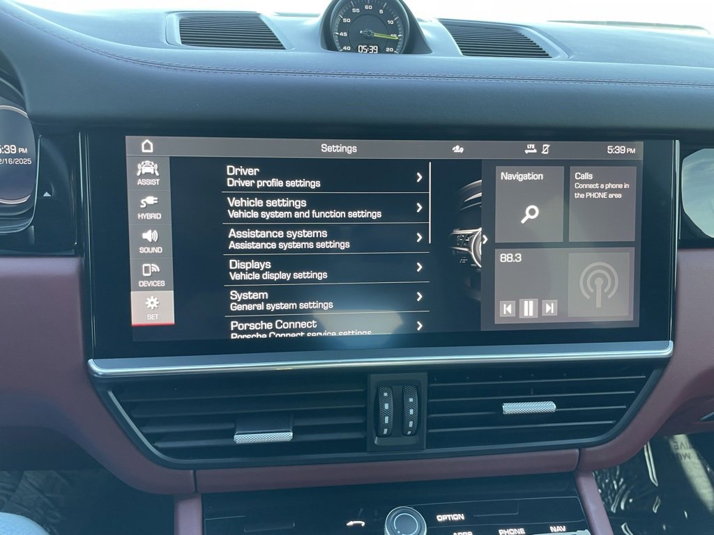 Used 2021 Porsche Cayenne Base image 21