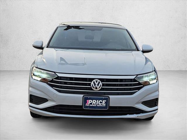 Used 2019 Volkswagen Jetta SE FWD image 2