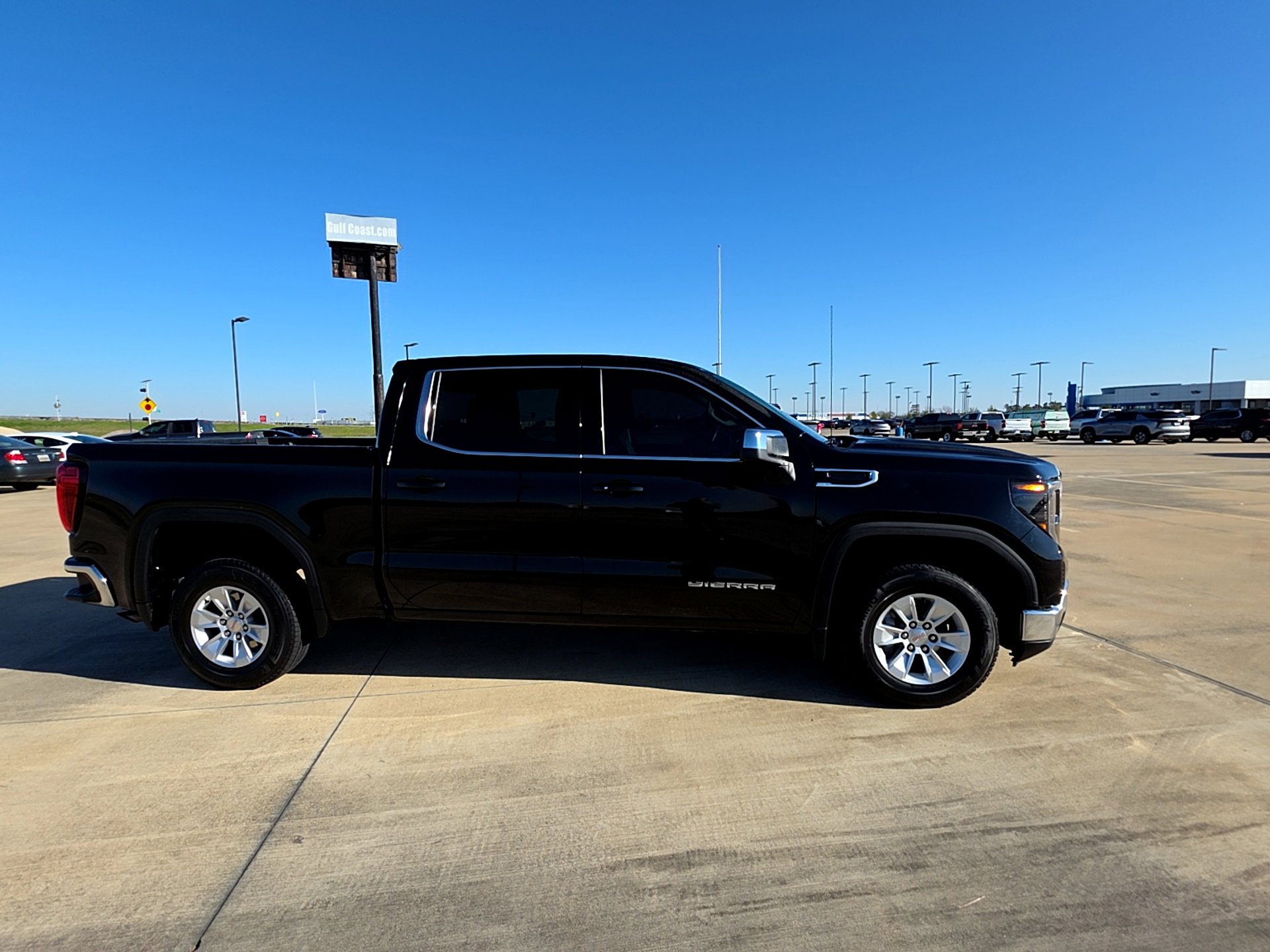 Used 2024 GMC Sierra 1500 SLE image 4