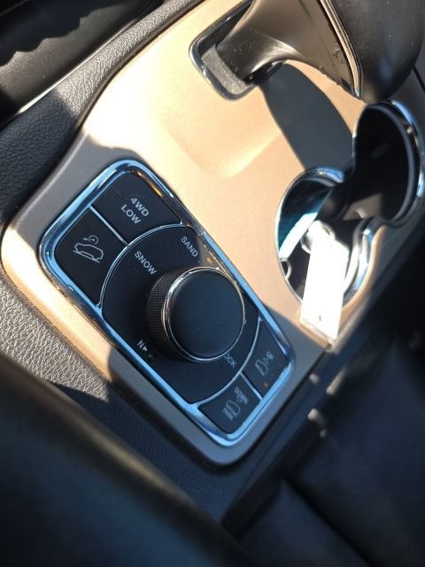 Used 2014 Jeep Grand Cherokee Summit AWD/4WD image 34