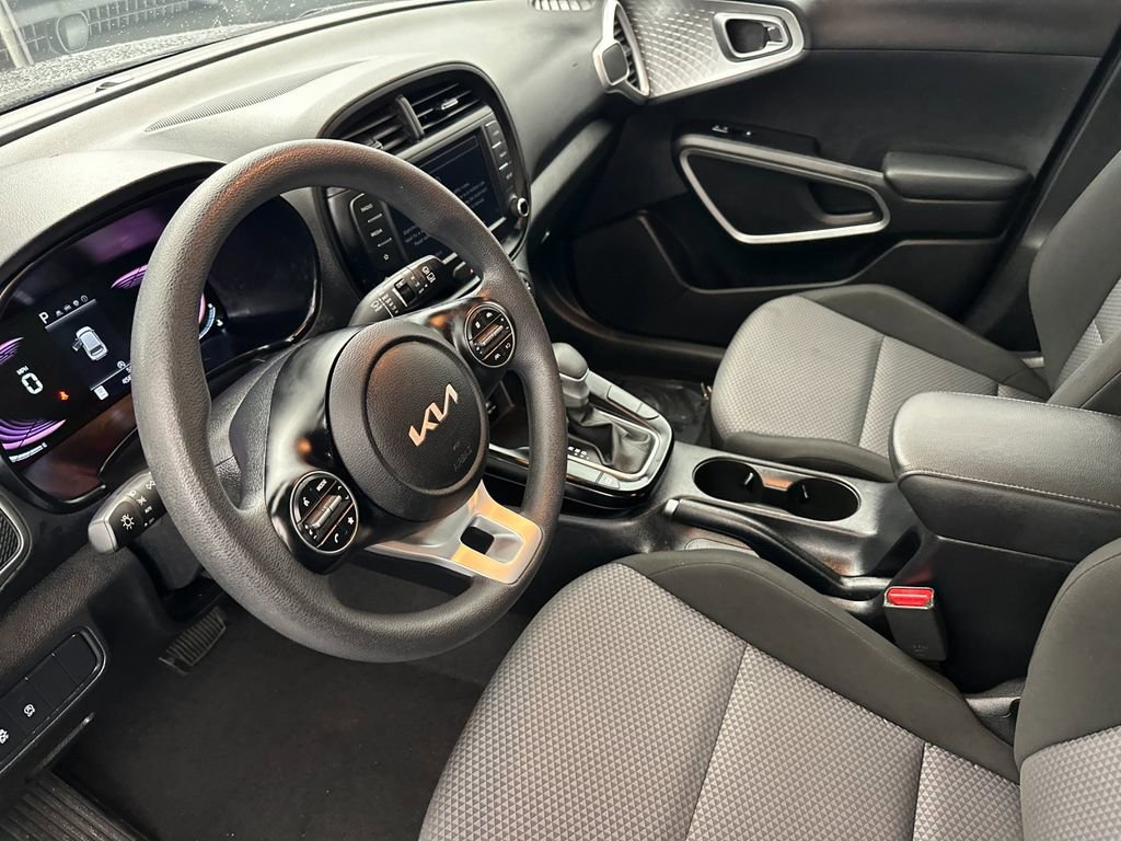 Used 2024 Kia Soul LX w/ Option Group 015 image 9