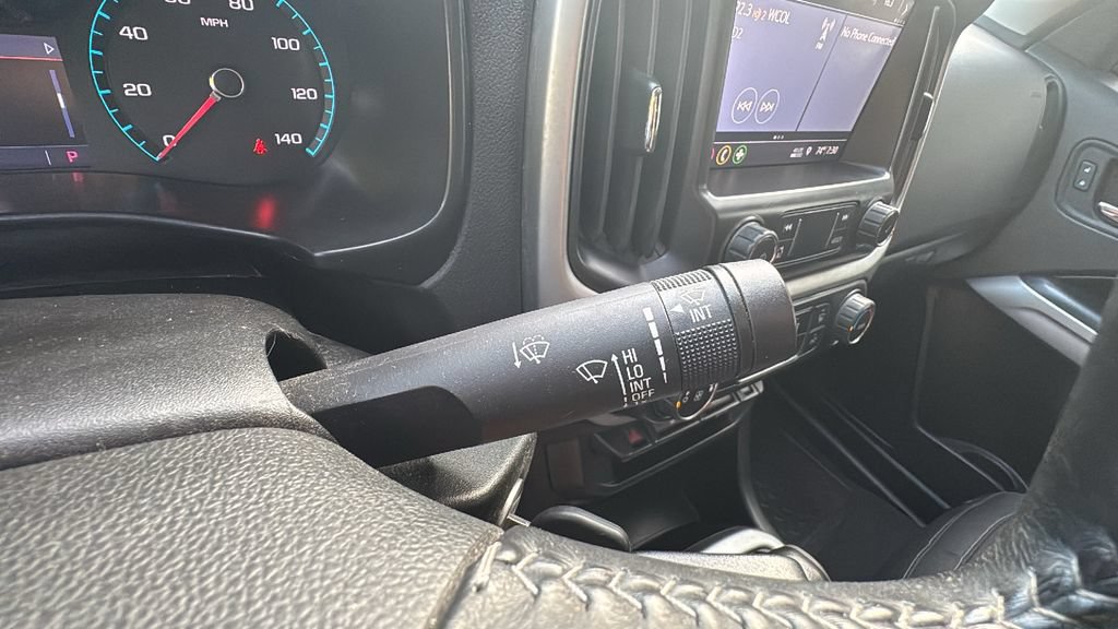 Used 2020 Chevrolet Colorado LT AWD/4WD image 17