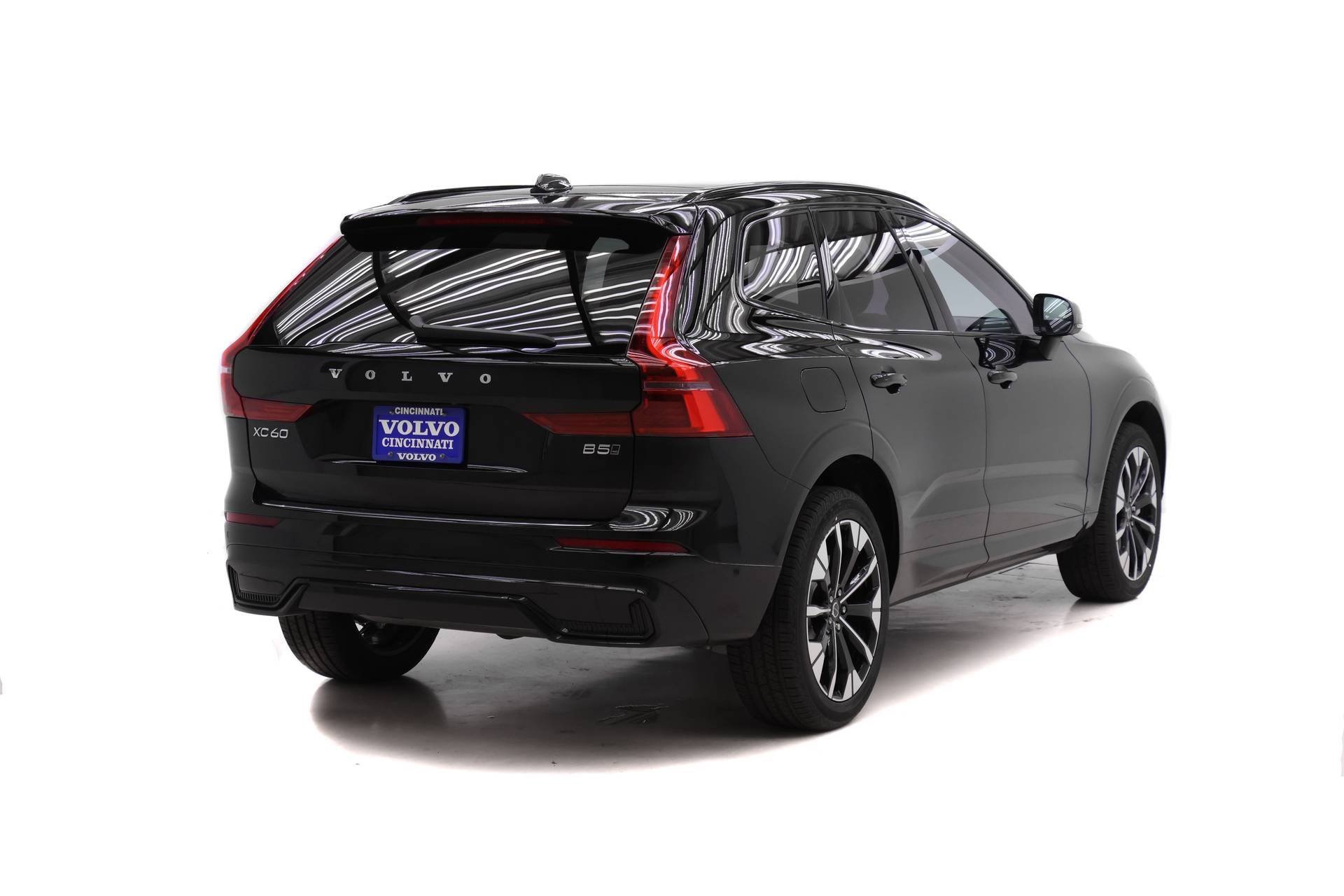 New 2026 Volvo XC60 B5 Plus w/ Protection Package Premier image 5
