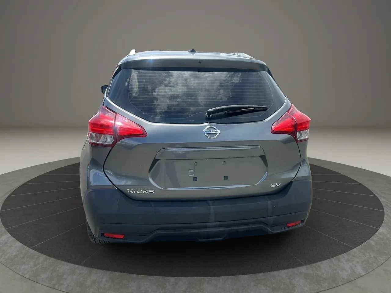Used 2019 Nissan Kicks SV FWD image 4