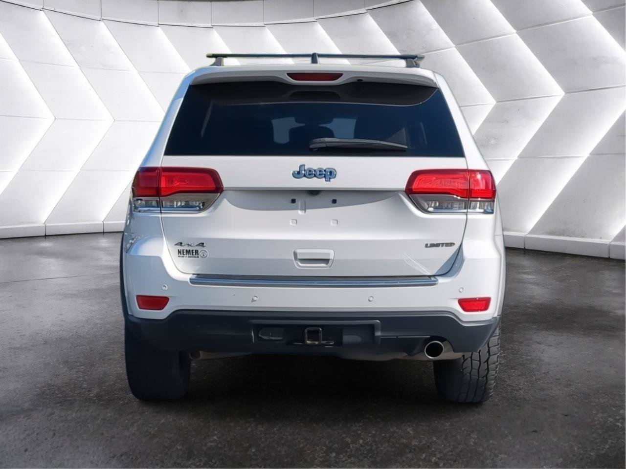 Used 2021 Jeep Grand Cherokee Limited AWD/4WD image 4