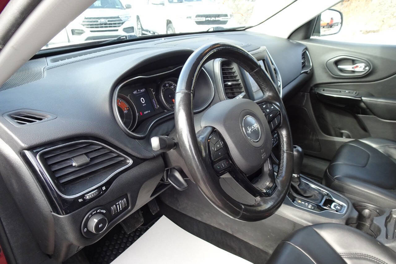 Used 2020 Jeep Cherokee Latitude Plus image 14